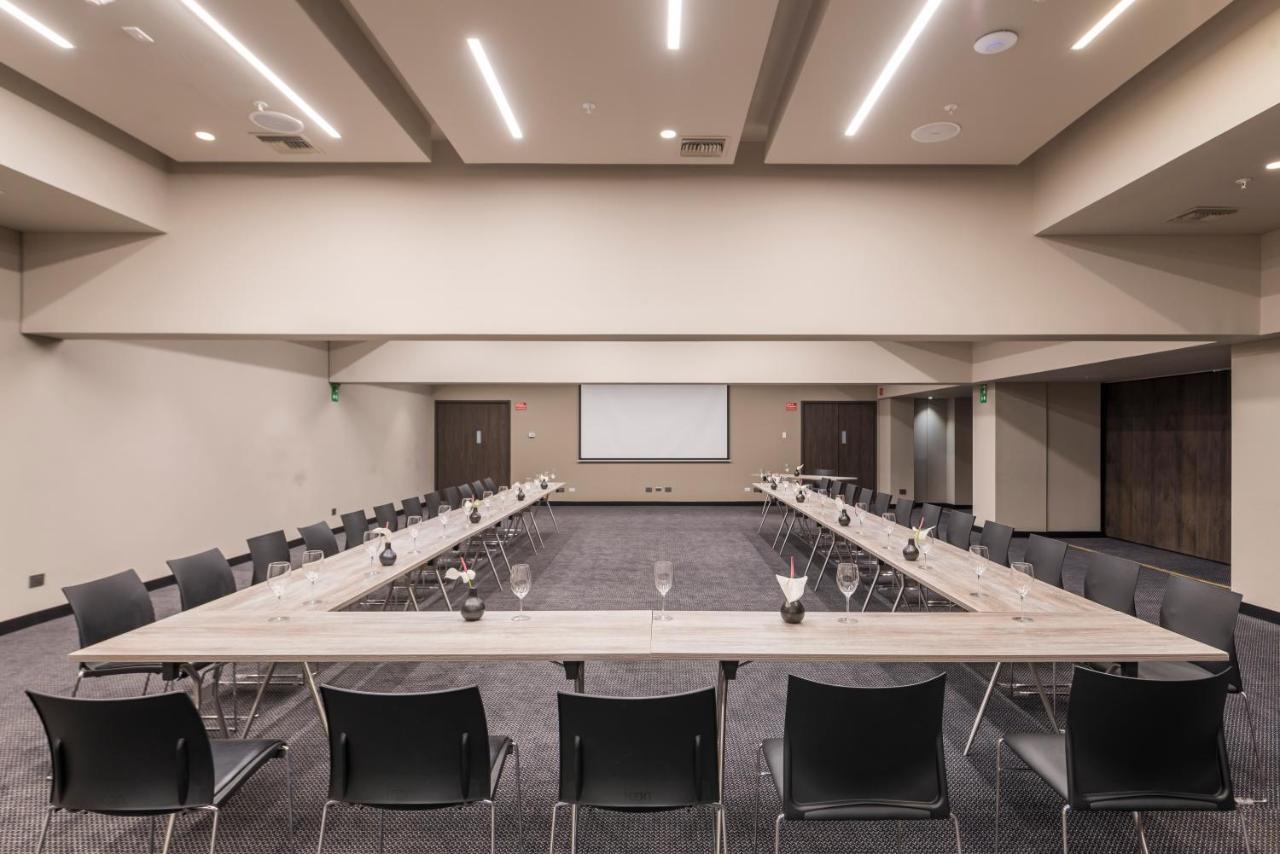 Movich Hotel Las Lomas Рионегро Екстериор снимка Meeting room